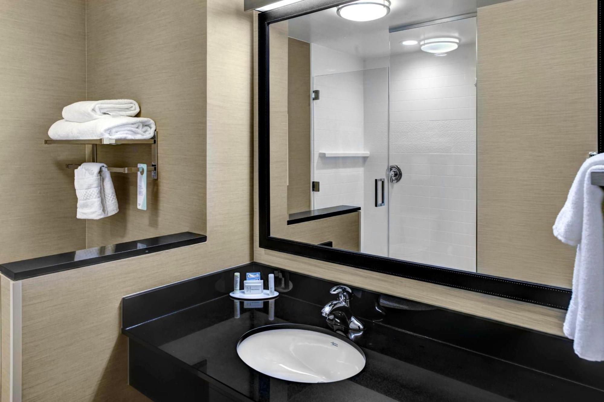 Fairfield Inn & Suites By Marriott Lansing At Eastwood Extérieur photo